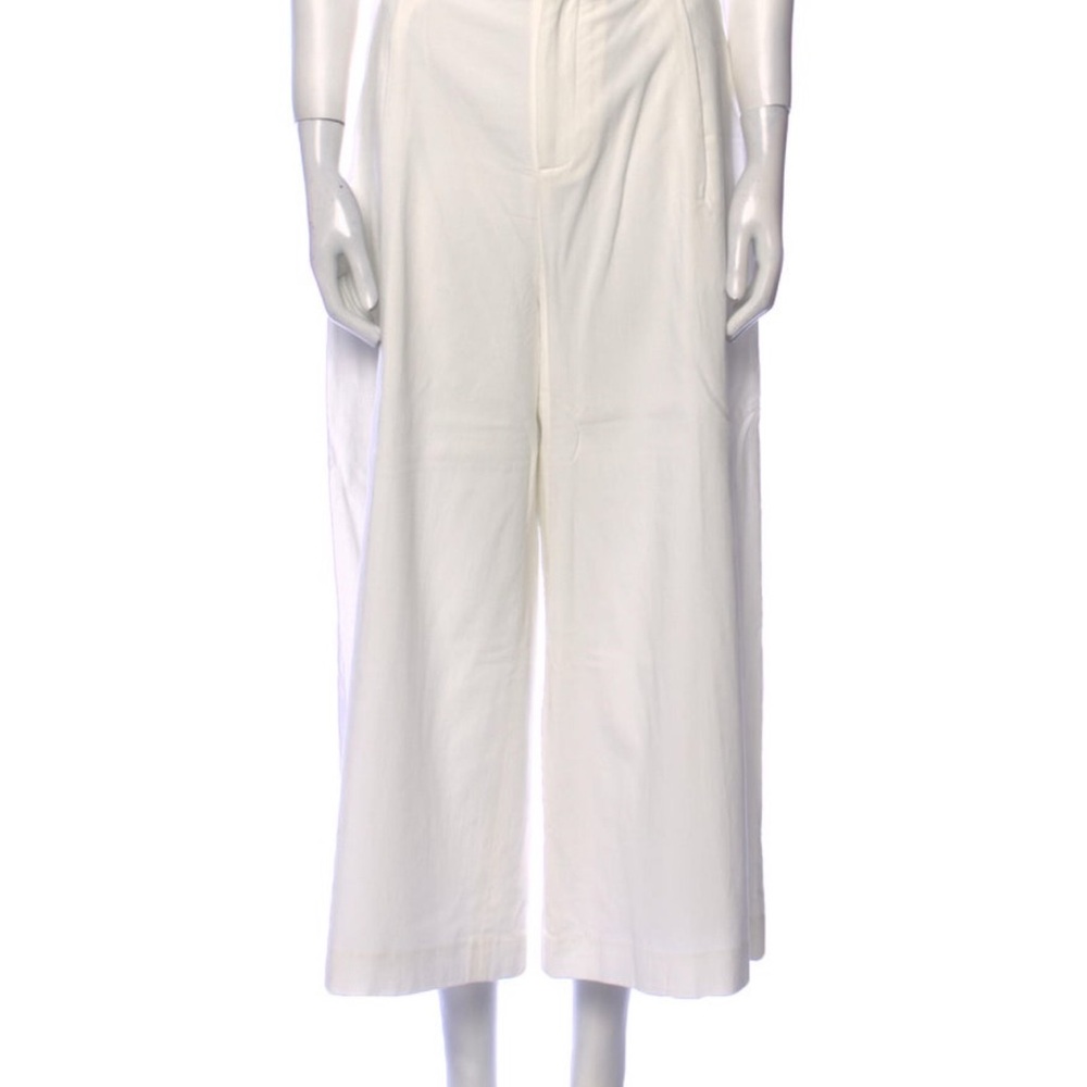Elegant White Wide-Leg Pants

St Roche- Brand